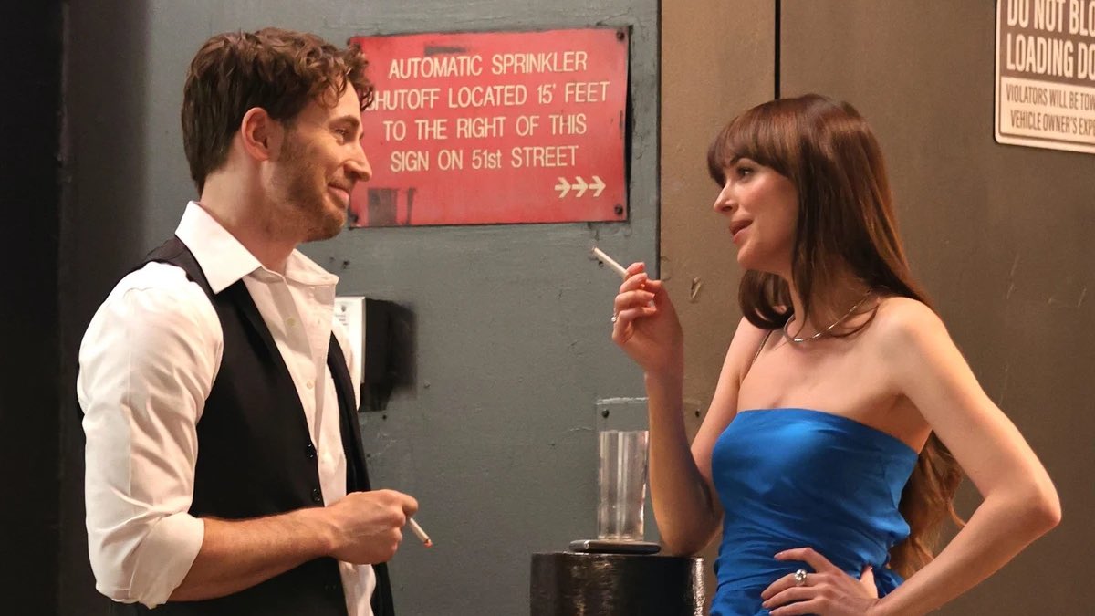 romcomarchive's tweet photo. materialists - no release date yet

high-end matchmaker (dakota johnson) gets involved with a wealthy businessman (pedro pascal) but still harbors feelings for the ex-boyfriend (chris evans) she left behind. https://t.co/ic5CTLcoZF