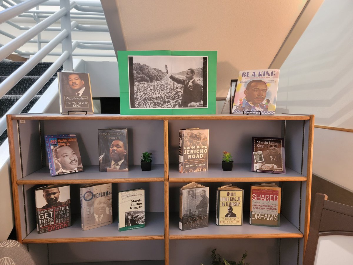 Chaffey_Library's tweet image. Honoring Dr. Martin Luther King, Jr. on Monday, January 20th.

Learn more about him and his accomplishments at libguides.chaffey.edu/mlk

#ChaffeyCollege