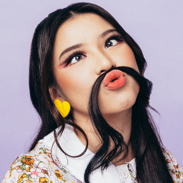 suka_jp's tweet photo. 今朝の #インドネシアポップス
#TiaraAndini – Kupu - Kupu
久しぶりに #laleilmanino の曲
Spotifyで1億人以上のリスナーを獲得
彼女の魅力はアイドルなのにこのジャケットが出せること
https://t.co/UCsasYEKYC
#Indonesiapop
#Indonesiapops https://t.co/GuycQ0XHrc