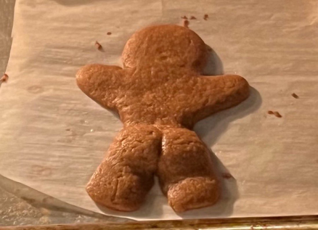 dagotyun's tweet photo. ur laughing. they turned soobin into gingerbread and ur laughing. https://t.co/8CglZ0XAkF