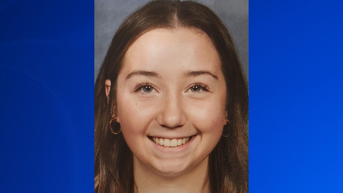 keloland's tweet photo. Addison Van Ballegooyen, 17, was last seen at a city park in Hawarden, Iowa, according to a post shared to the Union County Sheriff’s Office Facebook page. She is believed to have been picked up between 4:07 p.m. and 4:16 p.m. Monday, Jan. 13. 
https://t.co/prr9g8Or4l https://t.co/aNCppNxTrc