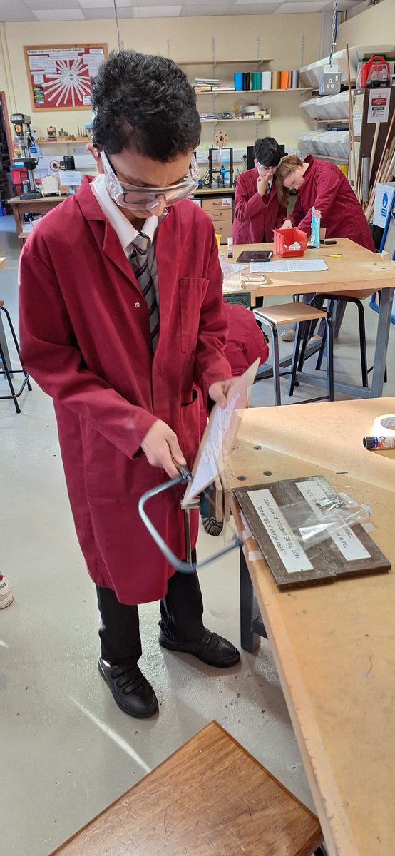 thomassonschool's tweet image. Group have started their mechanical toy creation today with @BoltonSch #DesignTechnology