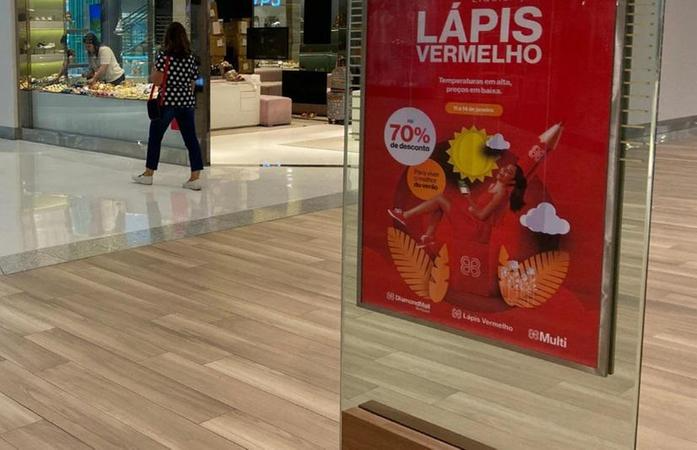 jornalhojeemdia's tweet photo. Liquidação Lápis Vermelho oferece até 70% de desconto no BH Shopping, DiamondMall e Pátio Savassi
https://t.co/Cw3jWMSSMb
📷 Divulgação/Júlia Alves
#geral #shoppingsmultiplan #pátiosavassi #diamondmall #bhshopping #descontos
#liquidaçãolápisvermelho #jornalhojeemdia https://t.co/VbTLSlh4pP