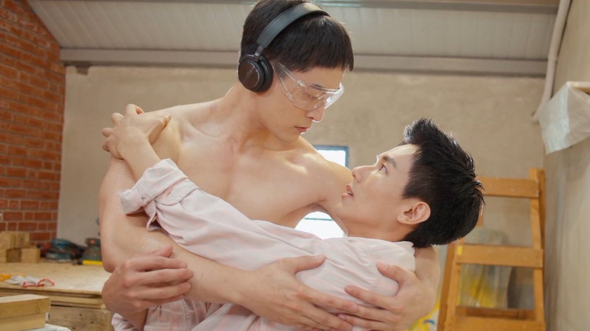 BLUPDATE2022's tweet photo. EP1+2: When an art graduate student guides a dreamer, will they create a masterpiece or a forbidden love blossoms? 

#ImpressionOfYouth #印象青春 | Every Wednesday at 12 NN GMT+8 on iQIYI and Viki.
▶️ https://t.co/CDyLoyeKur
▶️ https://t.co/QHqAdo2n5Q https://t.co/G5VidyUEqe