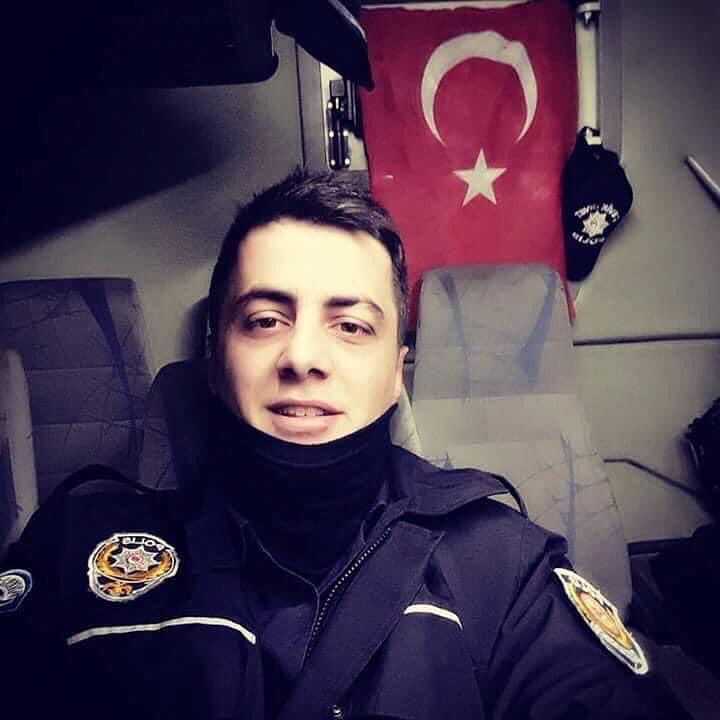 Şehadetinin yıl dönümünde Şehit Kadir Miraç Özcan'ı rahmetle anıyoruz.

Ruhun şad olsun Yiğidim!