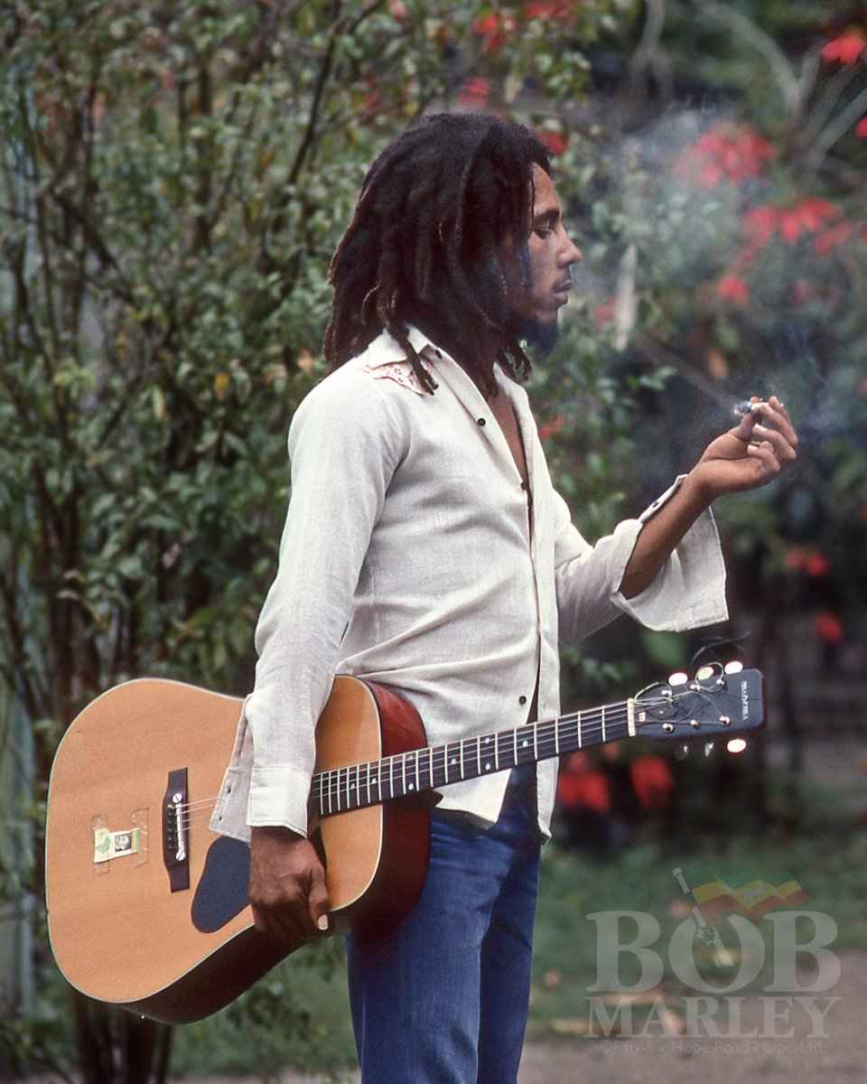 “When you smoke the herb, it reveal you to yourself.” – Bob Marley

📷 by David Burnett
©️ Fifty-Six Hope Road Music Ltd.