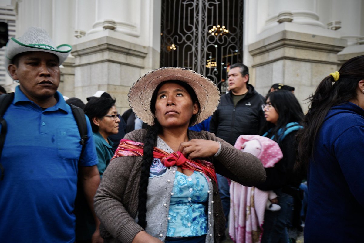 JaeRaePhoto's tweet photo. March for life, for the dignity of a people who have suffered, been persecuted, imprisoned without justice that enforces the CPE. #Puebloboliviano once again be marching on the roads, for voices preventing more inflation on everyday necessities. @LaRazon_Bolivia @GettyImages https://t.co/OnmxYhJtpM