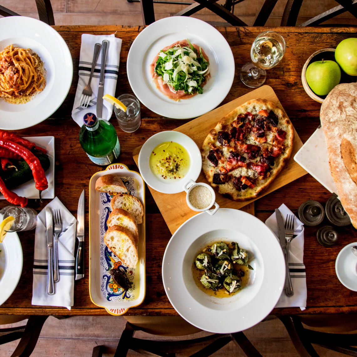 ccdphila's tweet photo. Craving vegetarian meals during Center City District Restaurant Week? We've got you covered! Explore our curated list of top vegan and vegetarian restaurants π https://t.co/1DzxWVoxyE #CCDRW https://t.co/5j7XTsJKBt