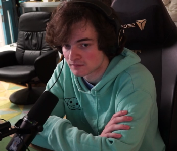 getspingled's tweet image. hey guys. i'm a body language expert and here in tubbo's language we can see he doesn't like dream very much ,.... stay tuned for more body language analysis