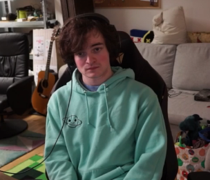 getspingled's tweet image. hey guys. i'm a body language expert and here in tubbo's language we can see he doesn't like dream very much ,.... stay tuned for more body language analysis