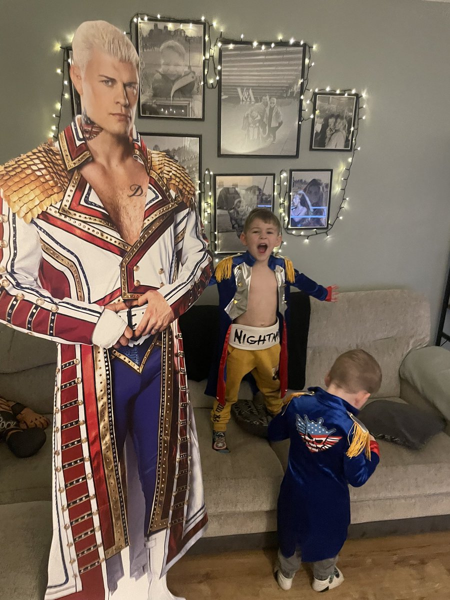 barrylowrie's tweet image. - the boy reo did amazing with logies birthday gift
loved seeing the kids reaction 🙌🏻
@CodyRhodes