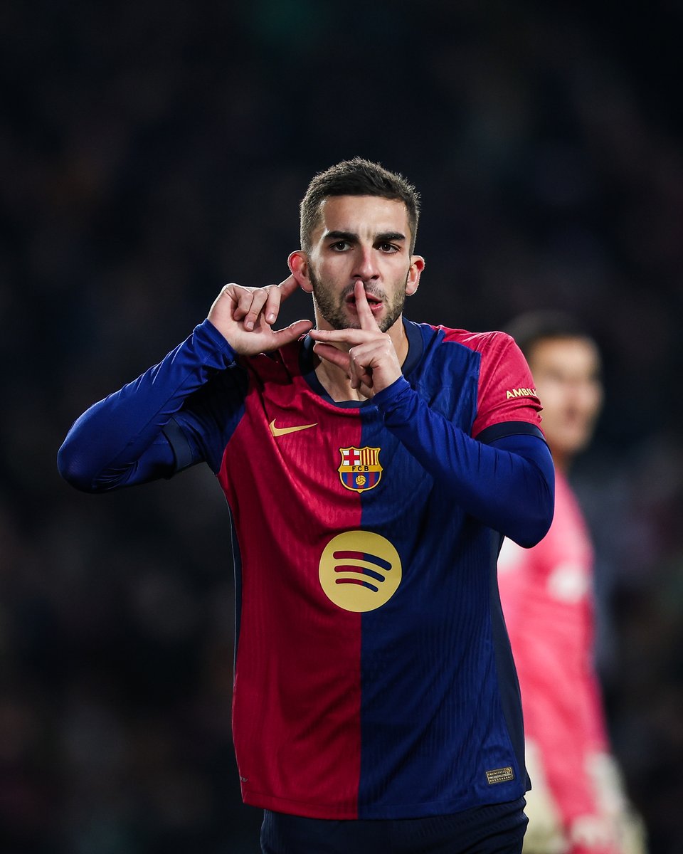 FCBarcelona_es's tweet photo. 🤫 Silencio, juega el mejor equipo del mundo https://t.co/TPzh2rvC53