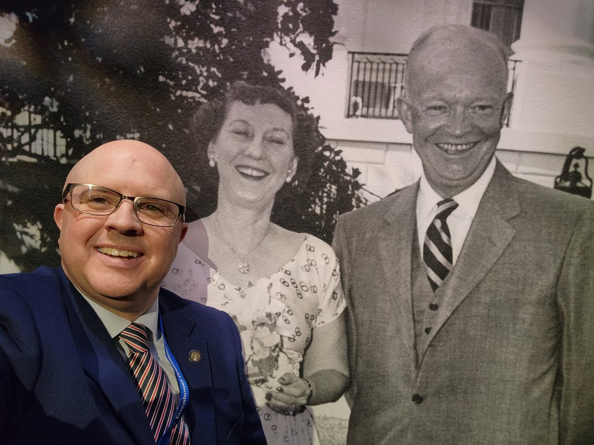 IkeLibrary's tweet photo. The Eisenhowers and some other guy wish you a happy #MuseumSelfieDay!
Cutting your hair like Eisenhower is taking "I Like Ike" a little far.
Hey @GarfieldNPS...aren't you glad this guy left & is someone else's problem now?
#ikelife #ilikeike #ikelibrary #abilenekansas https://t.co/ma2Dv5qPti