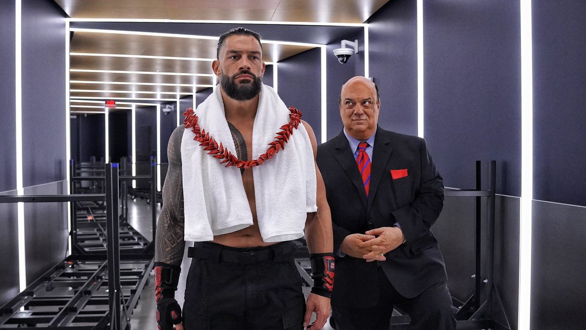 WWERomanReigns's tweet photo. BTS ☝🏽
@netflix @HeymanHustle 
#WWERaw https://t.co/s18NYfpxtr