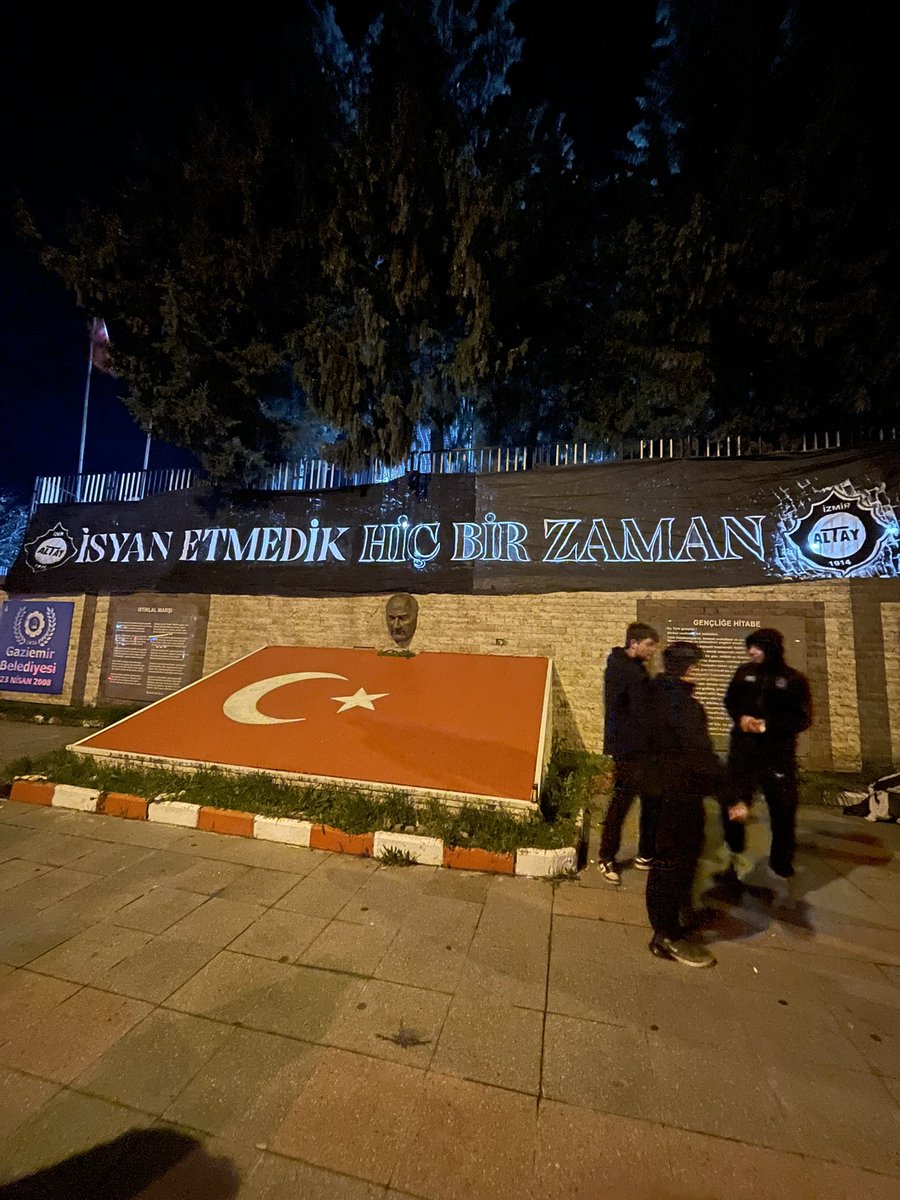 İsyan etmedik hiçbir zaman.

#BüyükAltay111Yaşında