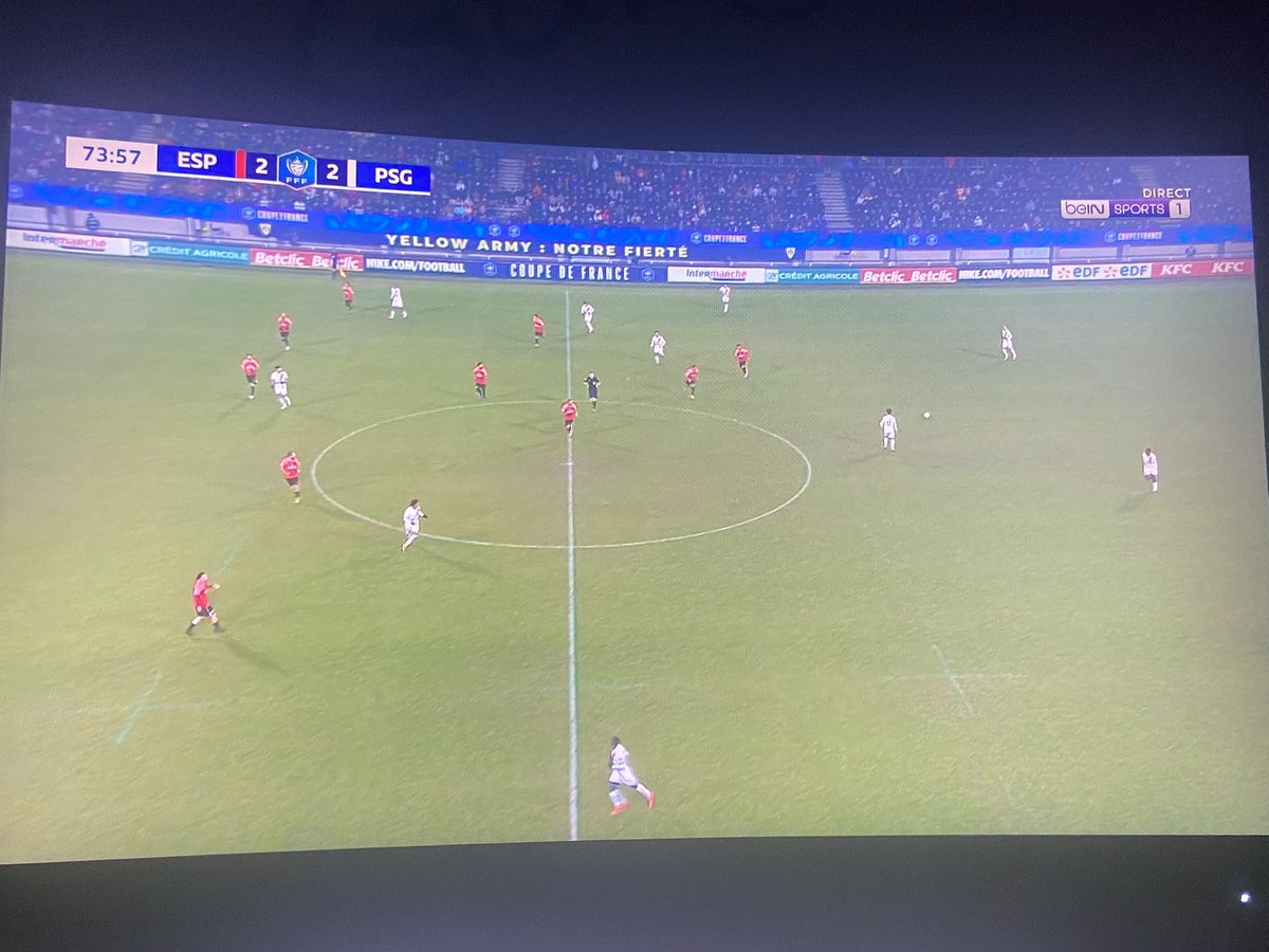 Noham05070's tweet photo. « Et il sont où les parisiens » les chants proclamés par les supporters d’Espaly Apres avoir égalisé ! https://t.co/SPdbNdKeKN