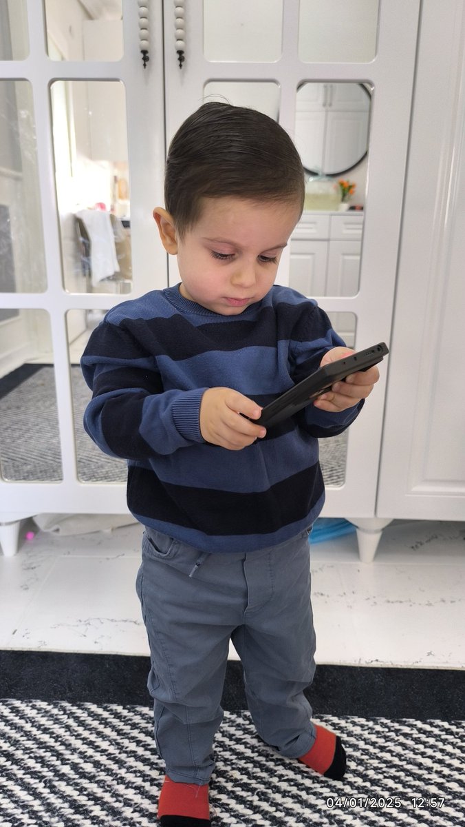 dadasahmtgs's tweet photo. Galatasaray isterse barındırmaz. Dedim bu şekilde telefonumu elime aldım twetimi attım. #AcunMedyaBoykot https://t.co/hmxaqYnwR6