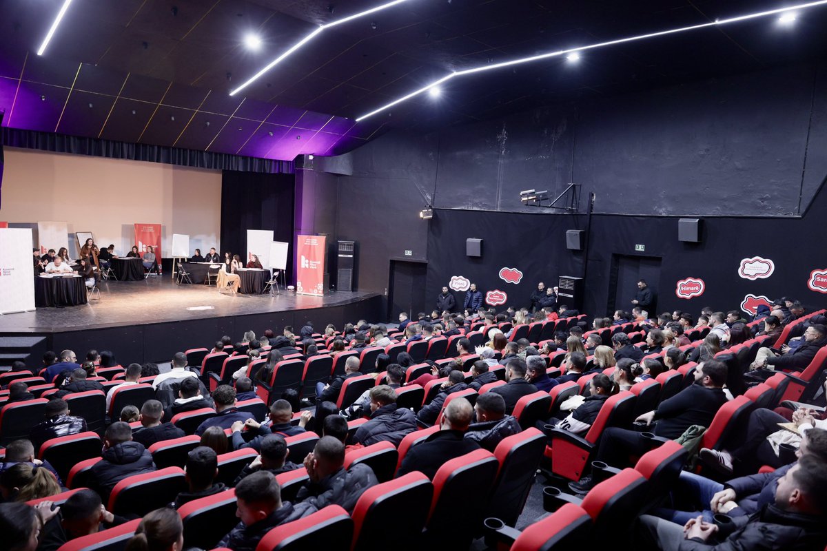 📍Vlorë | Në ditëlindjen e 33-të FRESSH, me shumë të rinj e të reja të Kuvendit Rinor të qarkut Vlorë mbi arritjet, sfidat dhe mundësitë drejt #Shqipëria2030🇦🇱 🇪🇺

#KuvendiRinorVlorë
#TëRinjtëPS🌹
#VetëmPërpara
#KrenarpërPS