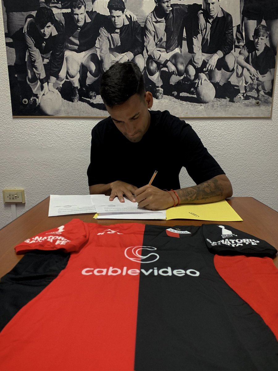 ☑️ José Barreto

El delantero de 24 años llega proveniente de San Telmo, donde disputó 39 partidos durante la última temporada.

Selló su vínculo por un año con nuestra institución y ya entrena a la par de sus compañeros.