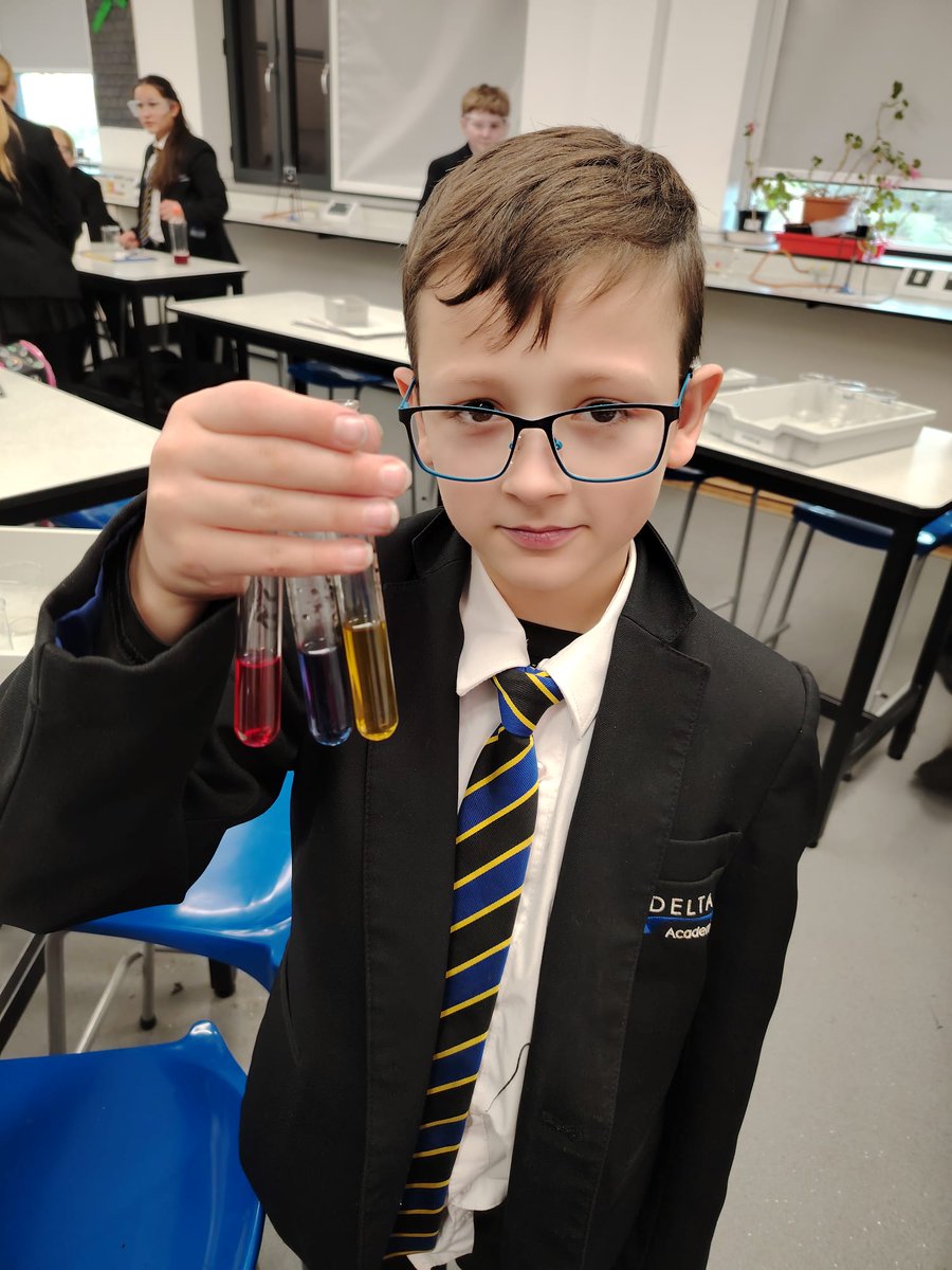 Y7A made an indicator from red cabbage, what fantastic colours! #STEM