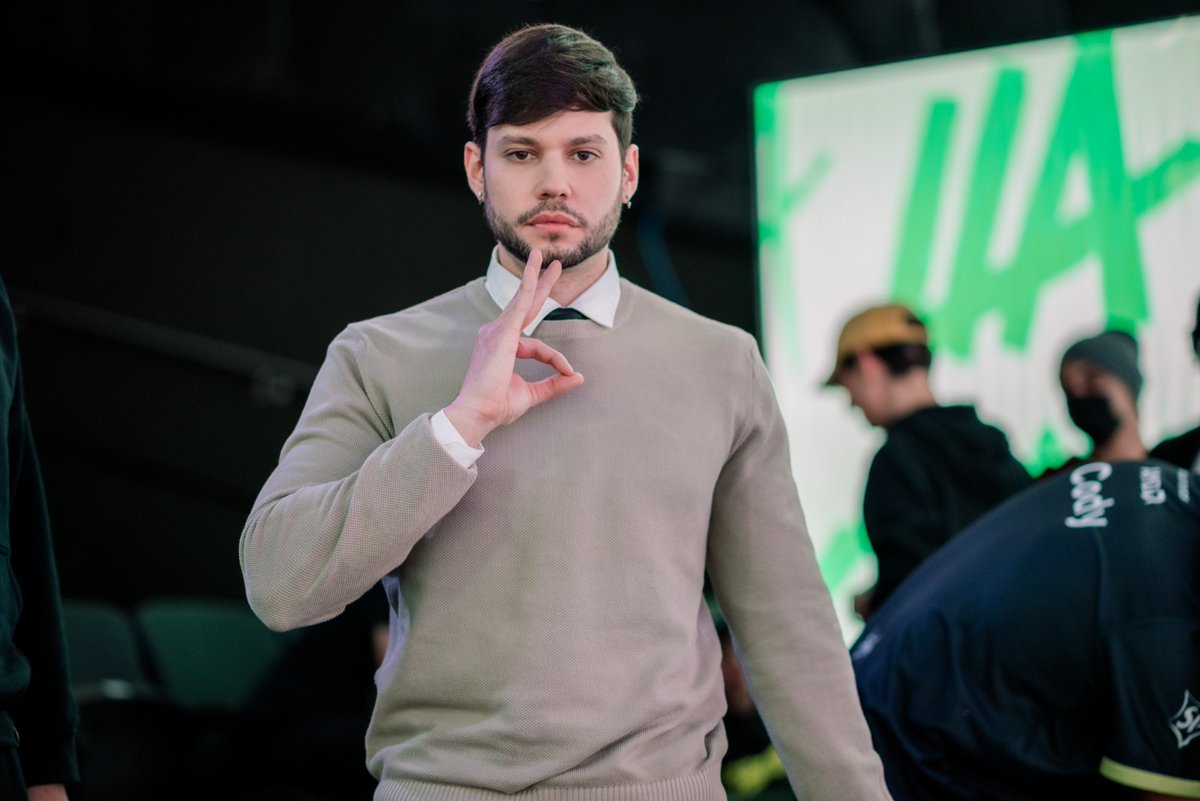 Por otra parte, dejo la puerta abierta para el contacto de equipos de LRN/LRS que quieran reforzar su staff o dirección deportiva, así como consultoría en general ☝️