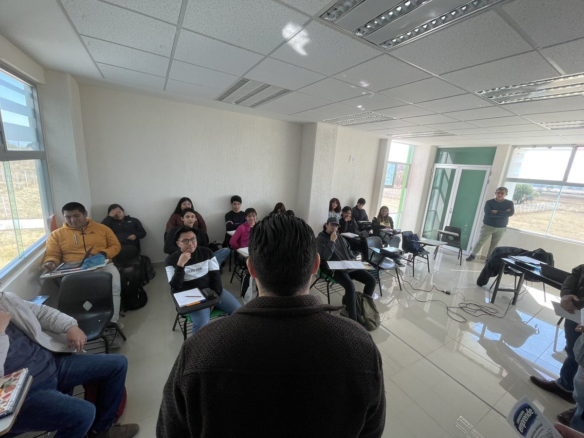 acolinsanchez's tweet photo. Ya lo dijo @TruenoOficiaI esta es “la cara de los jóvenes del país”.
Por eso se creó la “Escuela para emprendedores”;iniciando en la UTC, donde las juventudes podrán emprender por primera vez con las herramientas adecuadas
Vamos a seguir apoyando al presente de #Corregidora https://t.co/bRiINr3wro
