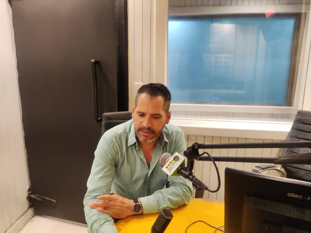 #HOY: 📅 15/ENE/2025 en la revista A buena hora de <a href="/radiotainofm/">Radio Taino</a> el director de prensa del #FestivalCineHabana 🗣 sobre el 🎞El Fanguito (1990) 🎬🇨🇺 Jorge Luis Sánchez, fallecido recientemente. 
🎞El Fanguito obtuvo el 🏆Coral Especial
#FestivalCineHabana #ABuenaHora #RadioTaino