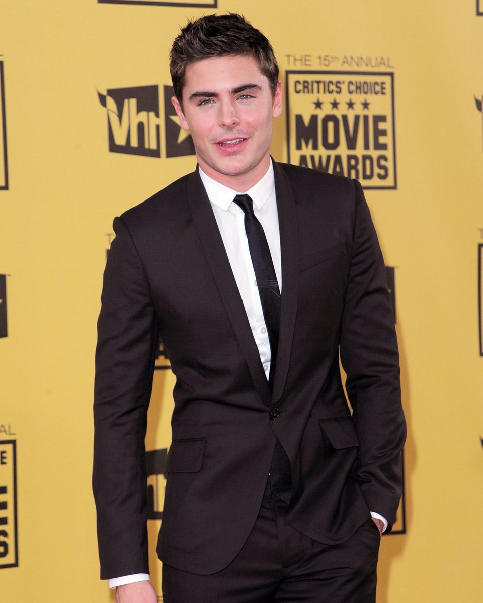 MoreCortez4's tweet photo. Zac Efron at the 15th annual Critics' Choice Movie Awards. (2010) ✨️ https://t.co/Moa8yS8EoH