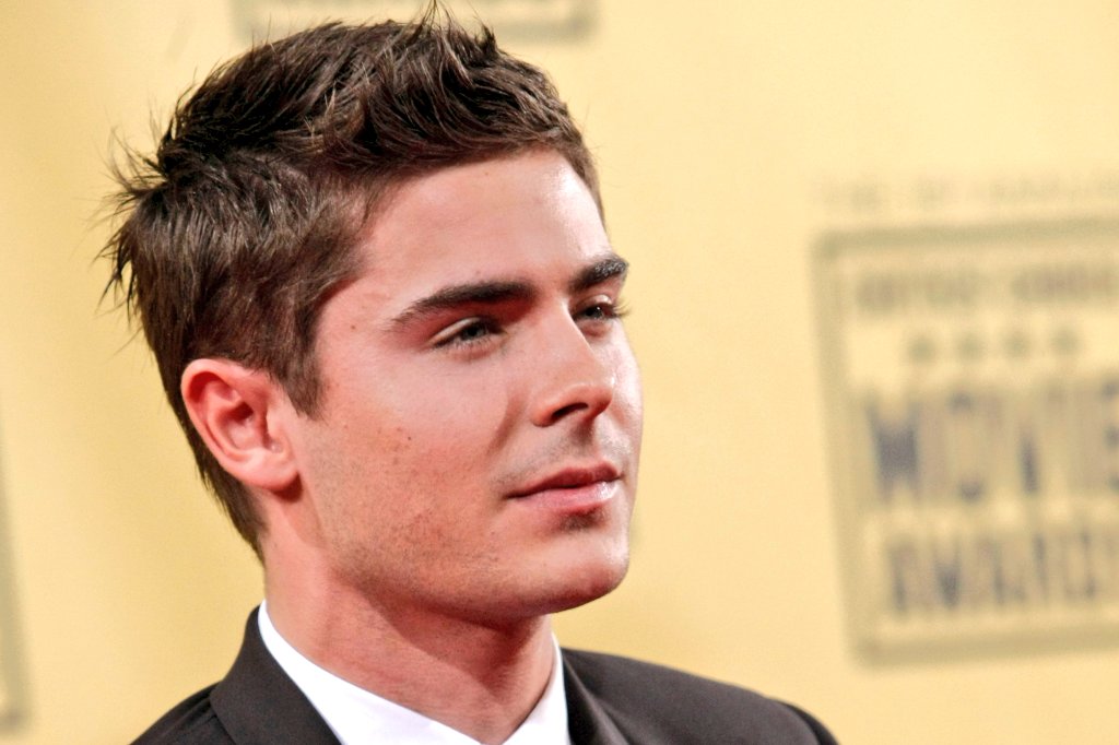 MoreCortez4's tweet photo. Zac Efron at the 15th annual Critics' Choice Movie Awards. (2010) ✨️ https://t.co/Moa8yS8EoH