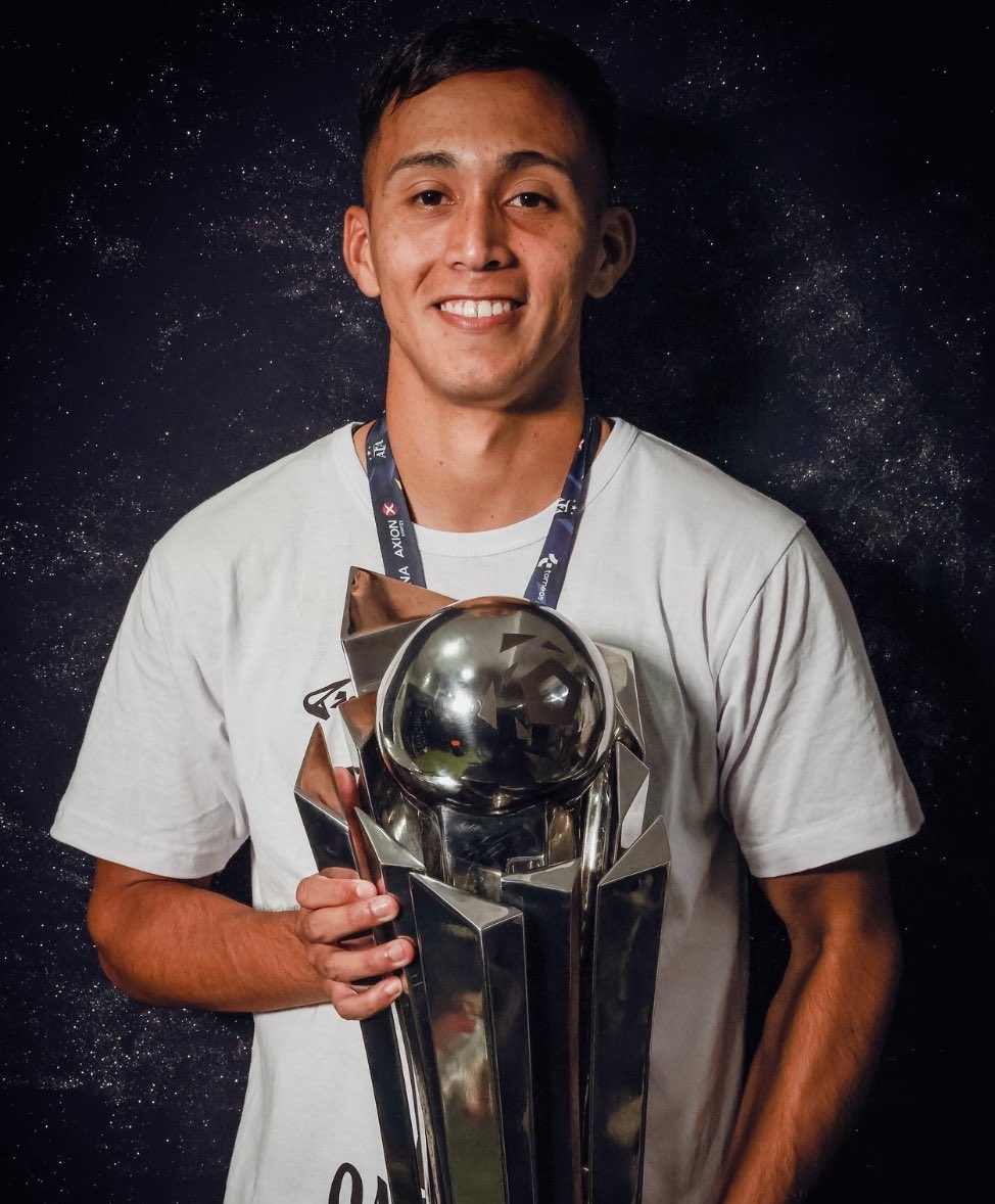 Hemos avivado a la CD de incorporaciónes, hemos avivado a la CD de los DT’s a traer y hemos hecho que la CD desista de traer ciertos DT’s que buscaban. Es momento de que todos hagamos fuerza y frenemos la venta de Atencio. 

Hagamos tendencia, citen el twit con #NoVendanAAtencio