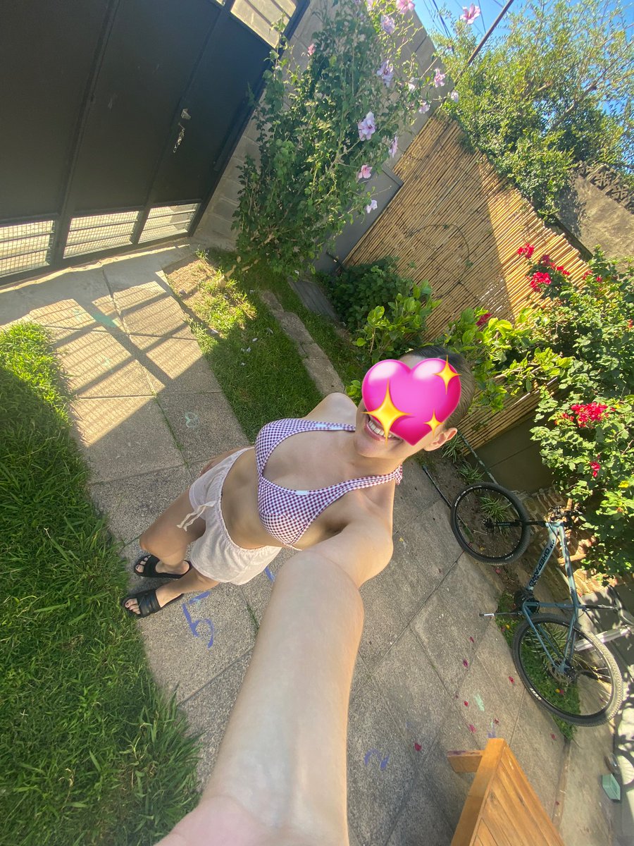 noeatcriptxn's tweet image. la grasa de los brazos es lo único que me molesta de estas fotos… pero bueno, fue un día feliz (?