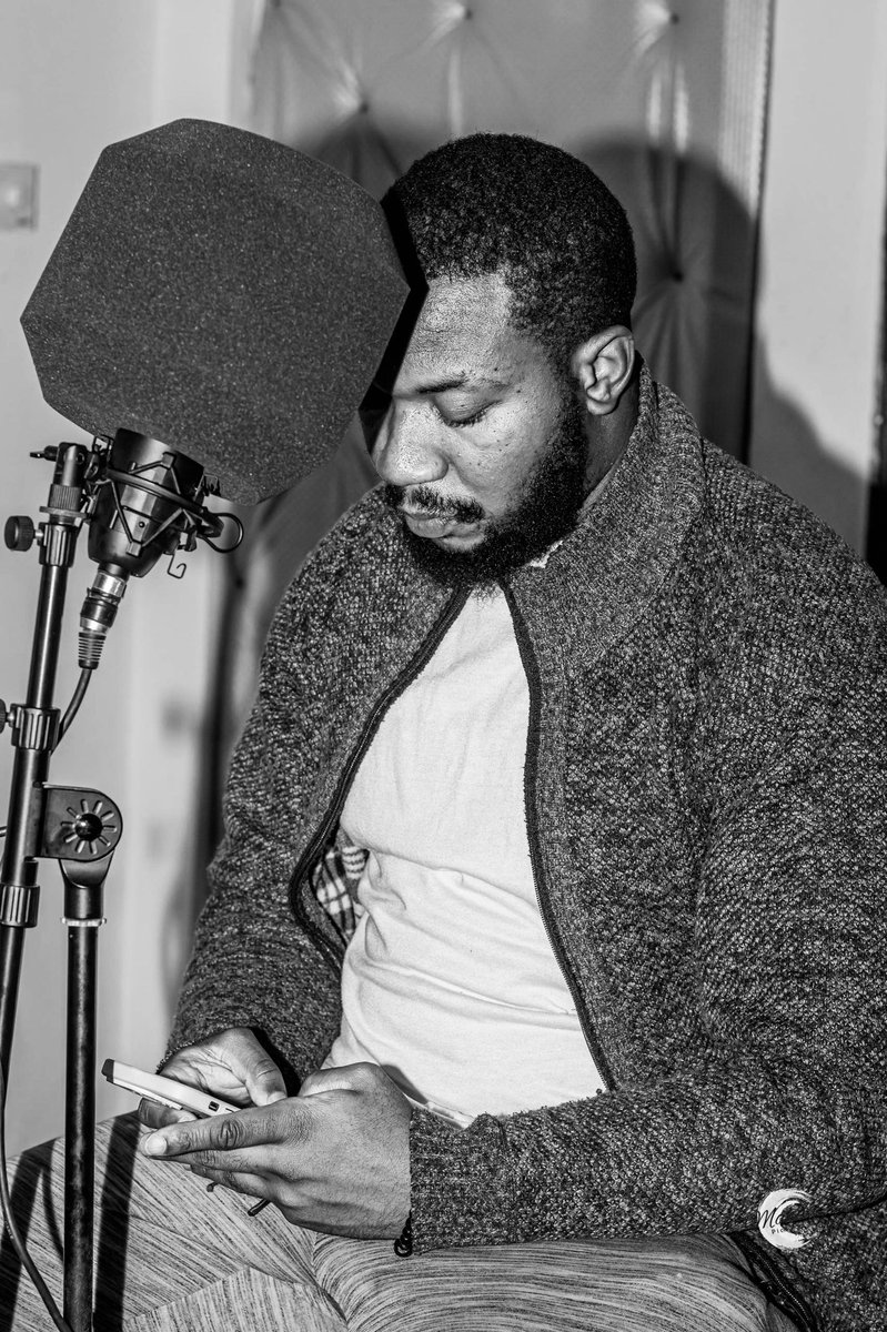 Nona ya/Narnia know the world in my closet
So I put my sh*t &amp; passion in the music so you can find strength #KingOfHeartsEP