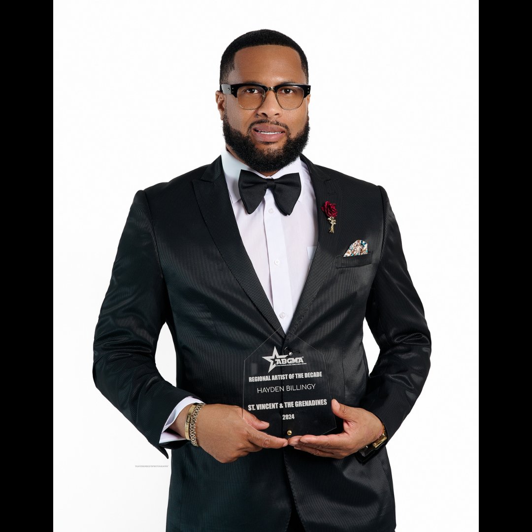 Women Plus Water tweet media