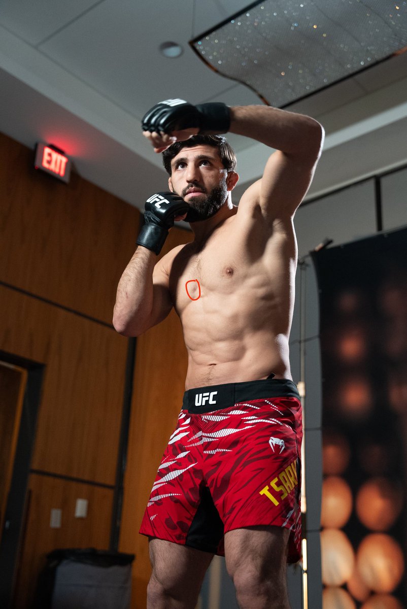 GeZhang33605's tweet photo. @ufc @ArmanUfc Staphylococcal infection https://t.co/2kuWOC144M