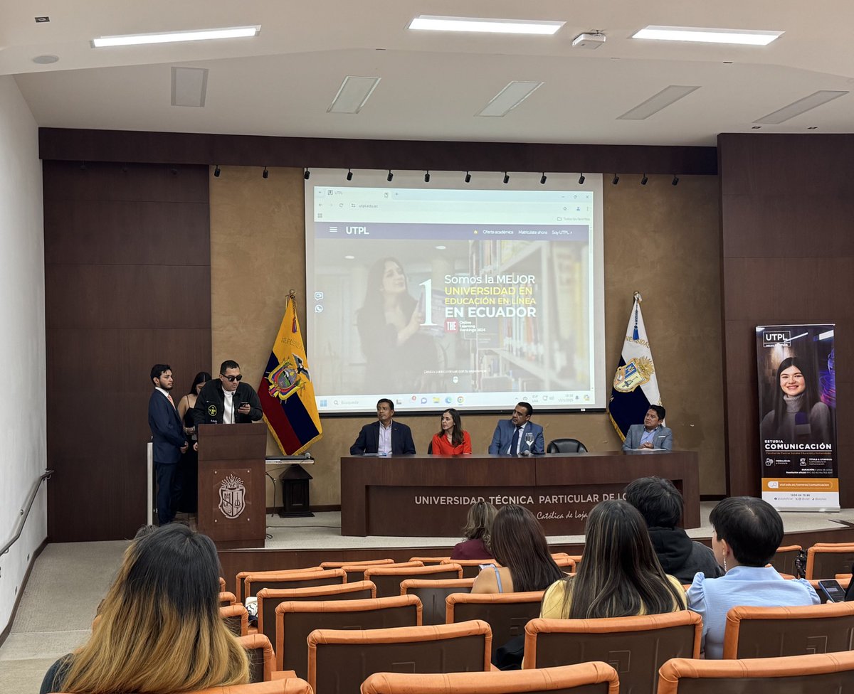 utpl's tweet photo. La carrera de @ComUTPL organizó el Diálogo: "Derecho a la Comunicación e Información” 🎙️🗣️ con la presencia de @fabriciovelav, periodista y director del informativo “A Primera Hora” quien contó, a estudiantes y público en general, sus experiencias en la profesión. Además, habló sobre el trabajo periodístico actual en Ecuador 🇪🇨.