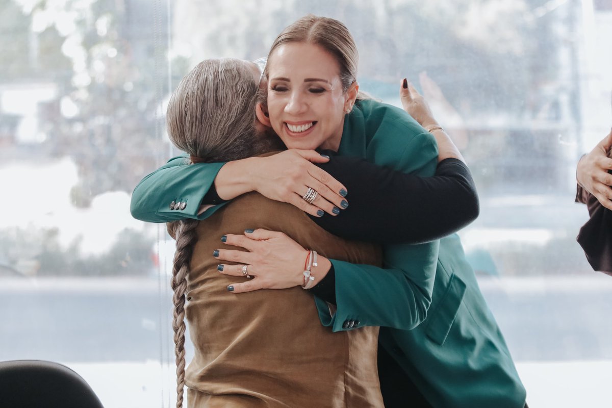 FabiolaLoya_'s tweet photo. Con el propósito de proteger los derechos humanos de las mujeres víctimas de violencia, sus hijas e hijos en #Jalisco, hoy junto con @SofiaGarciaGDL, Coordinadora general de la Red de Centros de Justicia y la Subsecretaria de acceso de las mujeres a una vida libre de violencia @SagraElizabeth Guzmán, llevamos a cabo sesión de la junta de gobierno de la @RedCJMJalisco para las Mujeres, fortaleciendo la coordinación interinstitucional hacia un acompañamiento cercano, integral y especializado.

#AlestiloJalisco trabajamos para la construcción de una sociedad más justa e igualitaria.