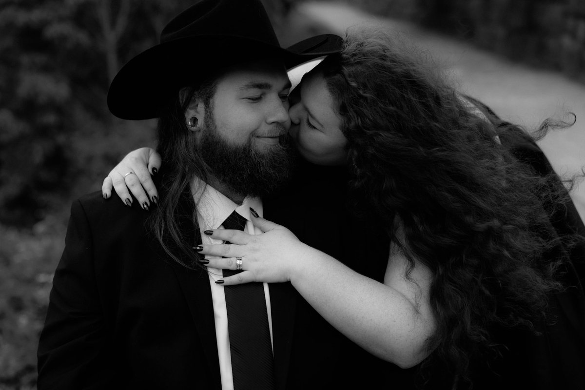 devindubos's tweet photo. my now husband and our family 🖤 https://t.co/yZZwUlrQ4j