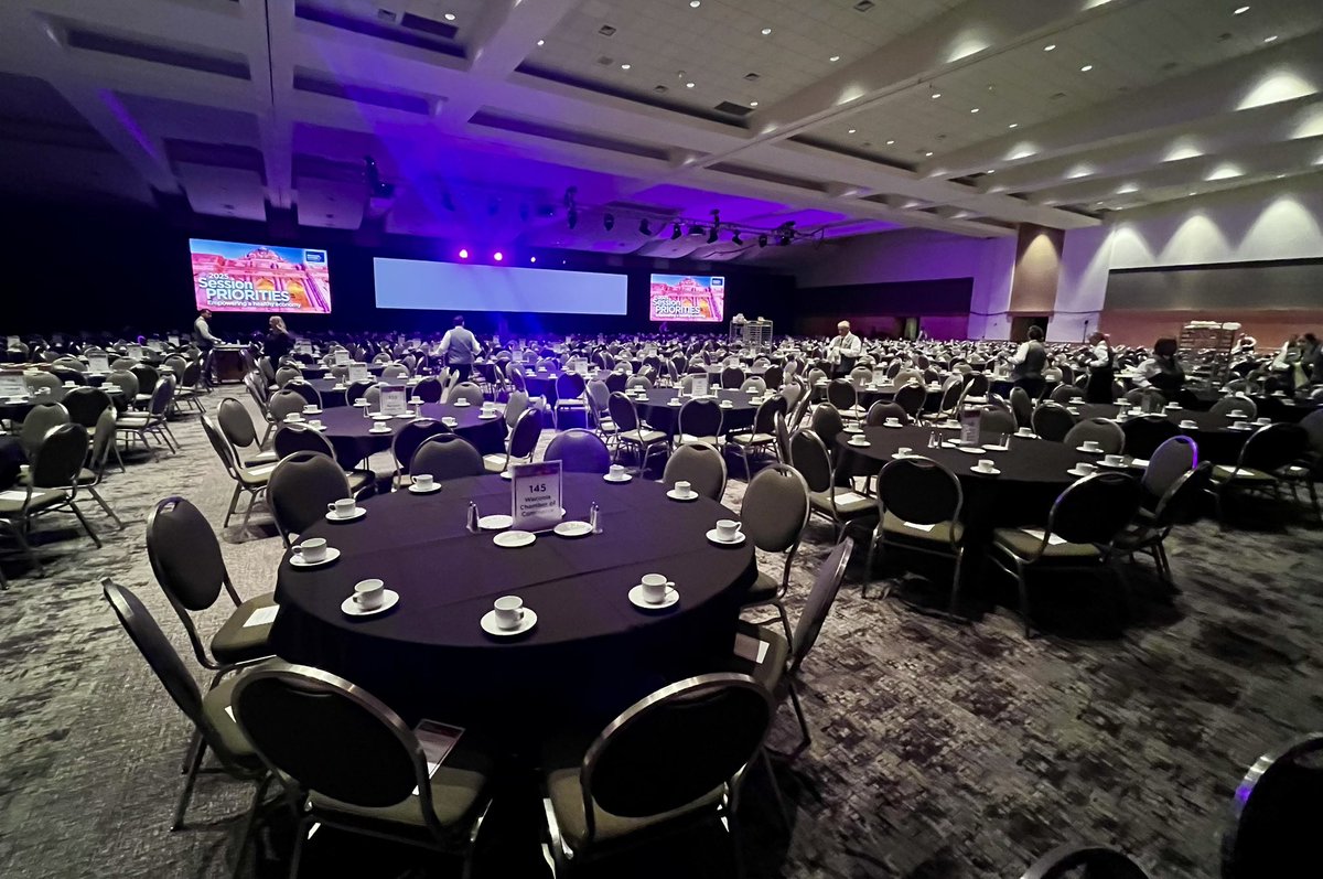 We <a href="/MN_Chamber/">Minnesota Chamber of Commerce</a> are ready for 2025 Session Priorities in St. Paul. We are sold out, with hundreds of business and community leaders gathering with elected officials from #mnleg, Commissioners, and local officials. Working together on the important issues to grow our economy.