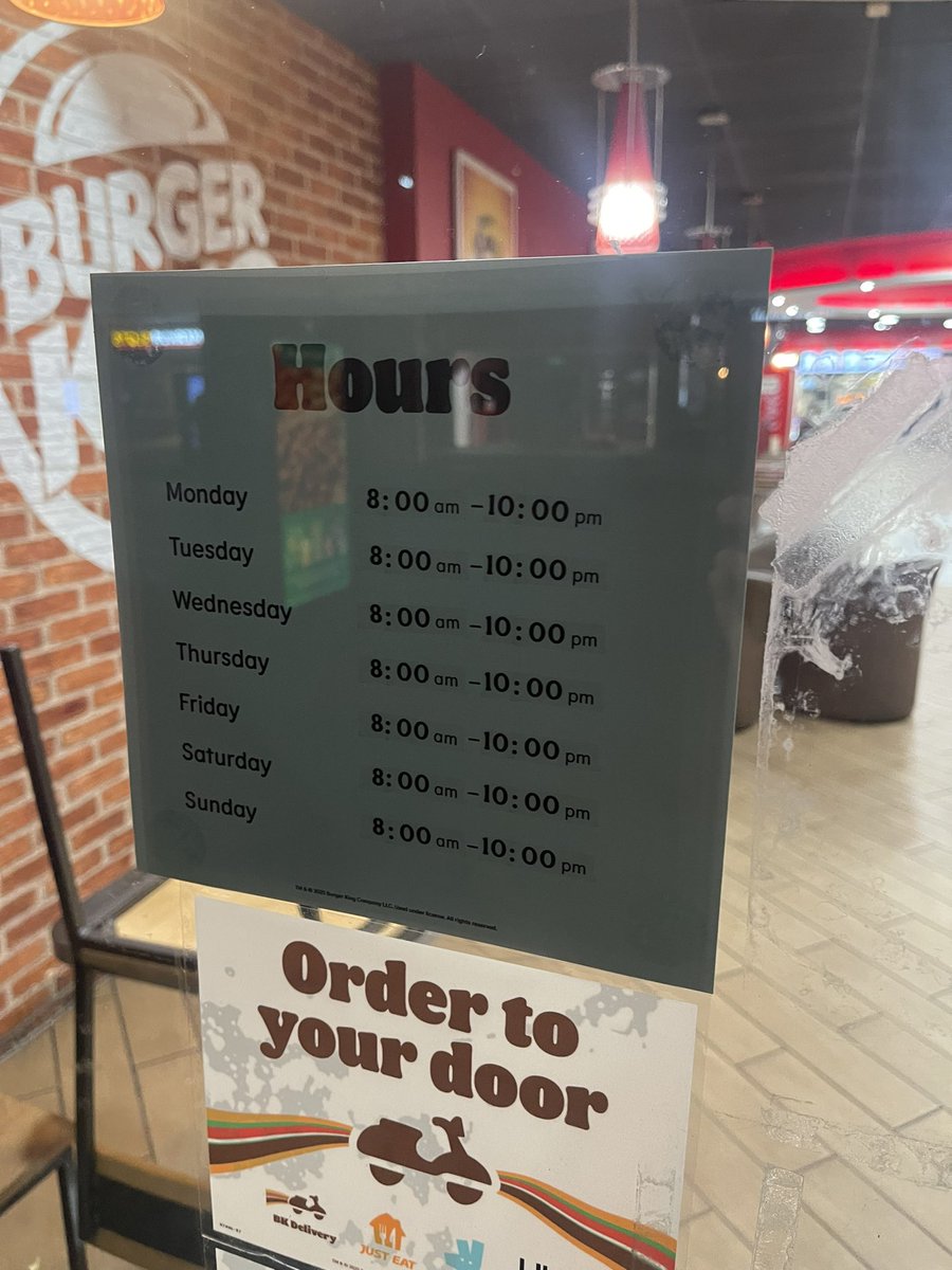 gavla_d's tweet photo. @BurgerKingUK high on your app it says this store closers at 11pm but at the store it it’s says 10pm. My friend has ordered online for pick up absolutely disgusting service from you? https://t.co/gvgnxOq50w