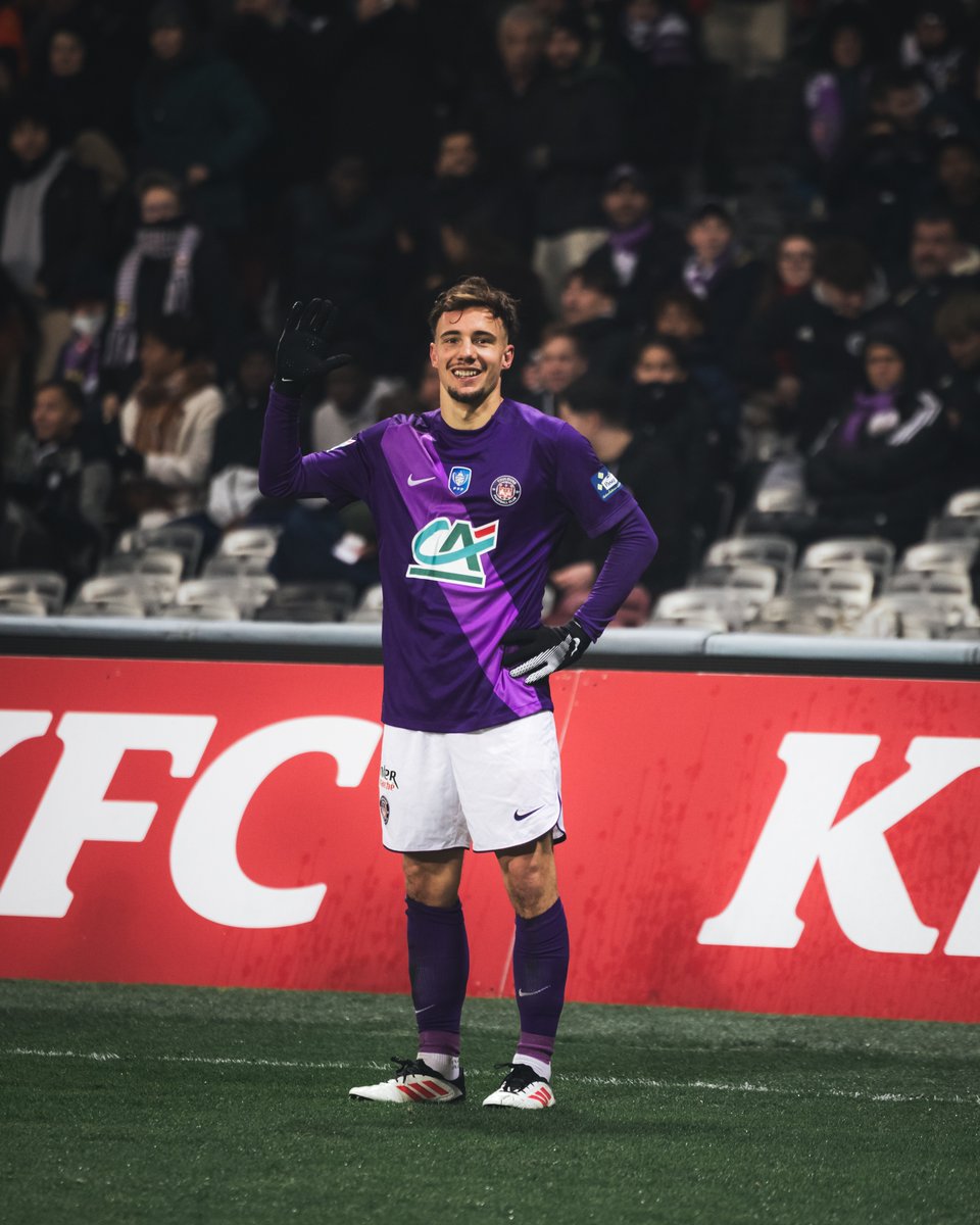 TFCDatabase's tweet photo. 📊 @DenisGenreau a marqué son premier but avec le @ToulouseFC depuis le 7 mai 2022 face à Nîmes.
Il s'agissait du but du titre de champion de France de Ligue 2.😀
#TFCLAVAL https://t.co/8851dUeJYL