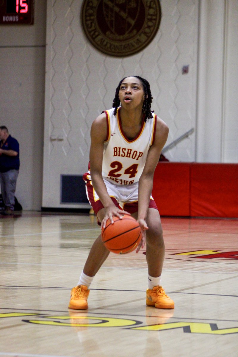 WCACSports's tweet photo. WCAC Girls Basketball🏀
Bishop Ireton vs. St. Mary’s Ryken—This was one great battle on the court!
#WCAC #WcacStrong #WcacExcellence #WcacGirlsBasketball https://t.co/AW3UMJx8JY