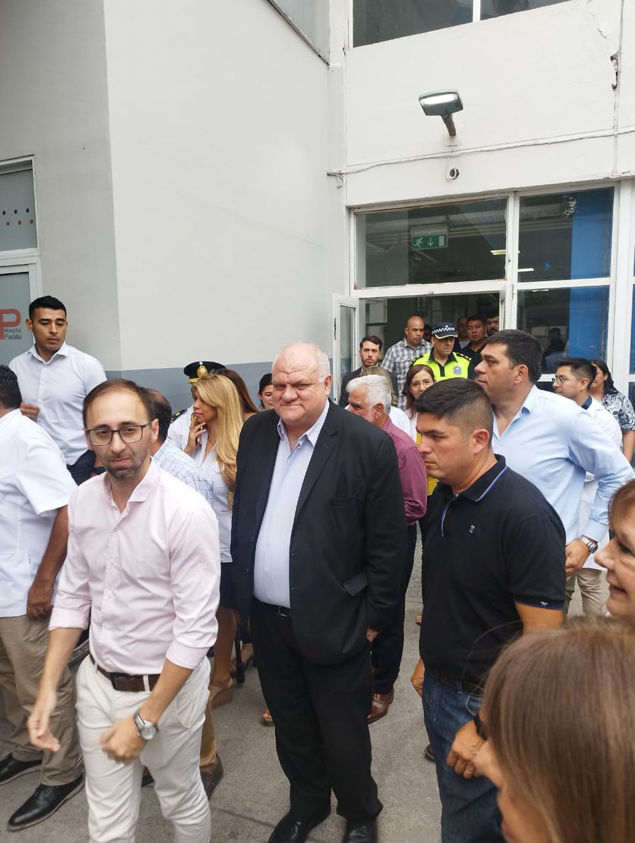 FEDEMASSOTUC's tweet photo. Un orgullo acompañar al Gobernador @OsvaldoJaldo en la Inauguración de la Sala de  Shock Room del Hospital Angel C Padilla .
Tecnología de punta junto a Profesionales ,Técnicos y Personal capacitado para salvar miles de vidas de tucumanos. 
#EstadoPresente
#SaludPublicaDeNivel https://t.co/nPMLUaXH5R