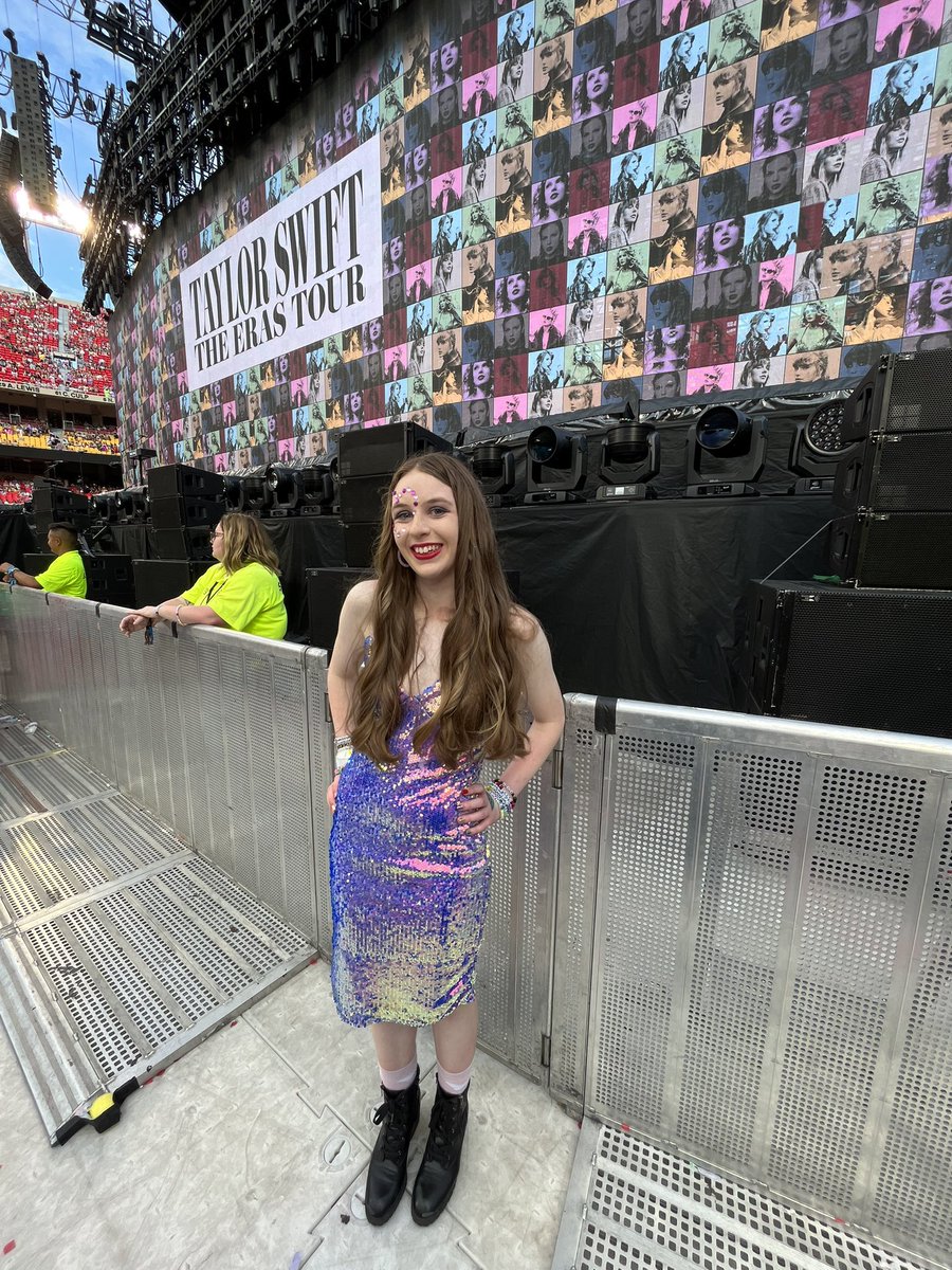 STL_Amy_W's tweet photo. @taylornation13 Loved The Eras Tour!!!  💕🦋💕 https://t.co/VeXg0NViWM