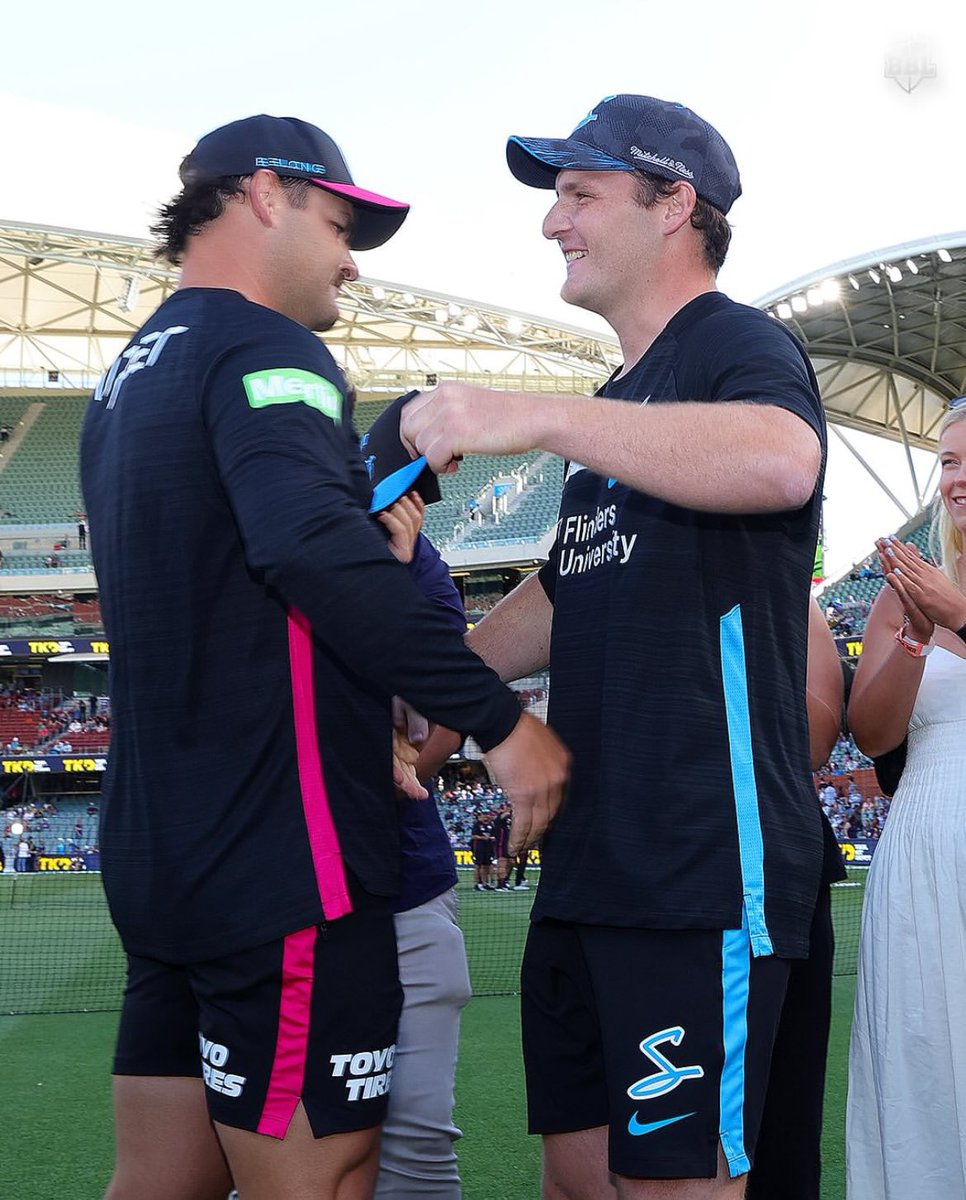 A special moment at the Adelaide Oval last night for a number of reasons. 

With Harry Manenti making his <a href="/StrikersBBL/">Adelaide Strikers</a> Debut, whilst also being presented his cap from his brother &amp; <a href="/SixersBBL/">Sydney Sixers</a> counterpart Ben.

#DriverAveGroup