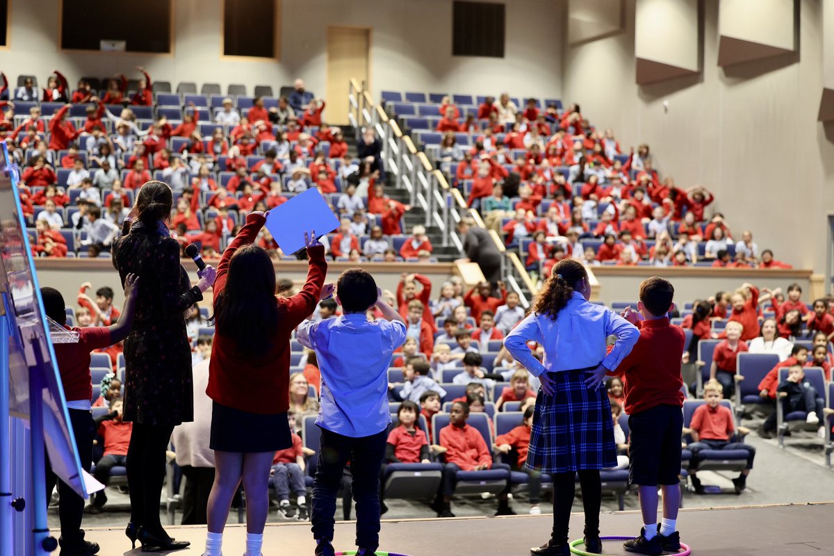 BISHouston's tweet image. Healthy Me!ย Starting the year feeling balanced and focused on our well-being at our #primaryassembly led by our #worldclass Assistant Head, Ms. Pittman!
Weโre setting the tone for strength, resilience, and emotional well-being in the year ahead.
#CreateYourFuture #BISHouston