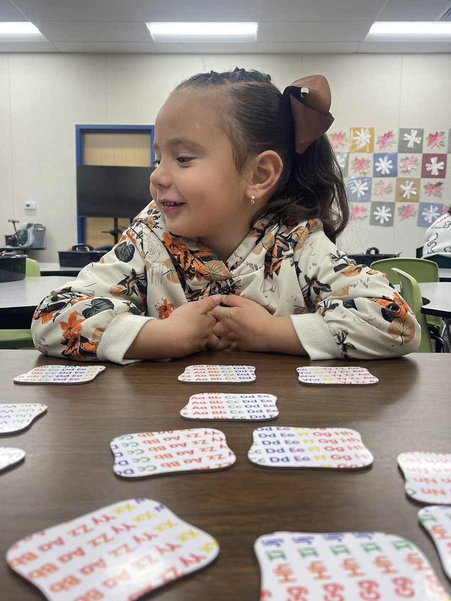 KStinson603's tweet photo. Our amazing TK students in Mrs. Fittro class were matching capital letters with their lower case pairs. Additionally, they practiced the sound those letters make. 

#BurtonExperience
#JMAcares https://t.co/PlIY5A6K58