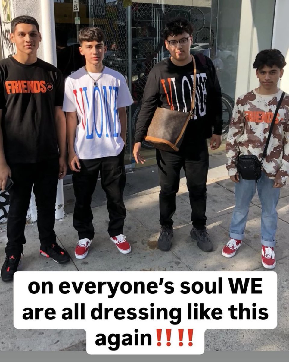 Ovrnundr's tweet image. Playboi Carti bringing back Vlone 🤔