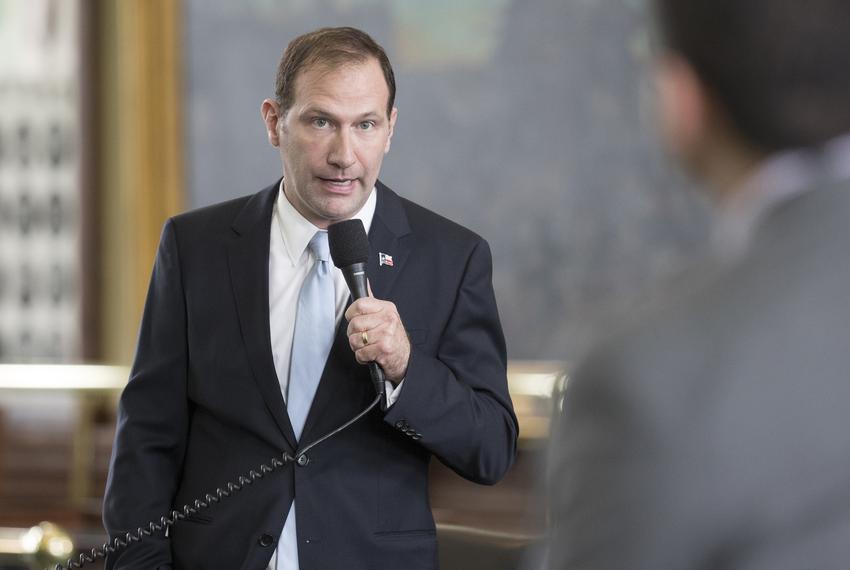 LeJournalDuCoin's tweet photo. 🇺🇸 Charles Schwertner, sénateur du Texas, dépose un projet de loi visant à créer une réserve stratégique de Bitcoin au Texas. https://t.co/c432DNdv2x