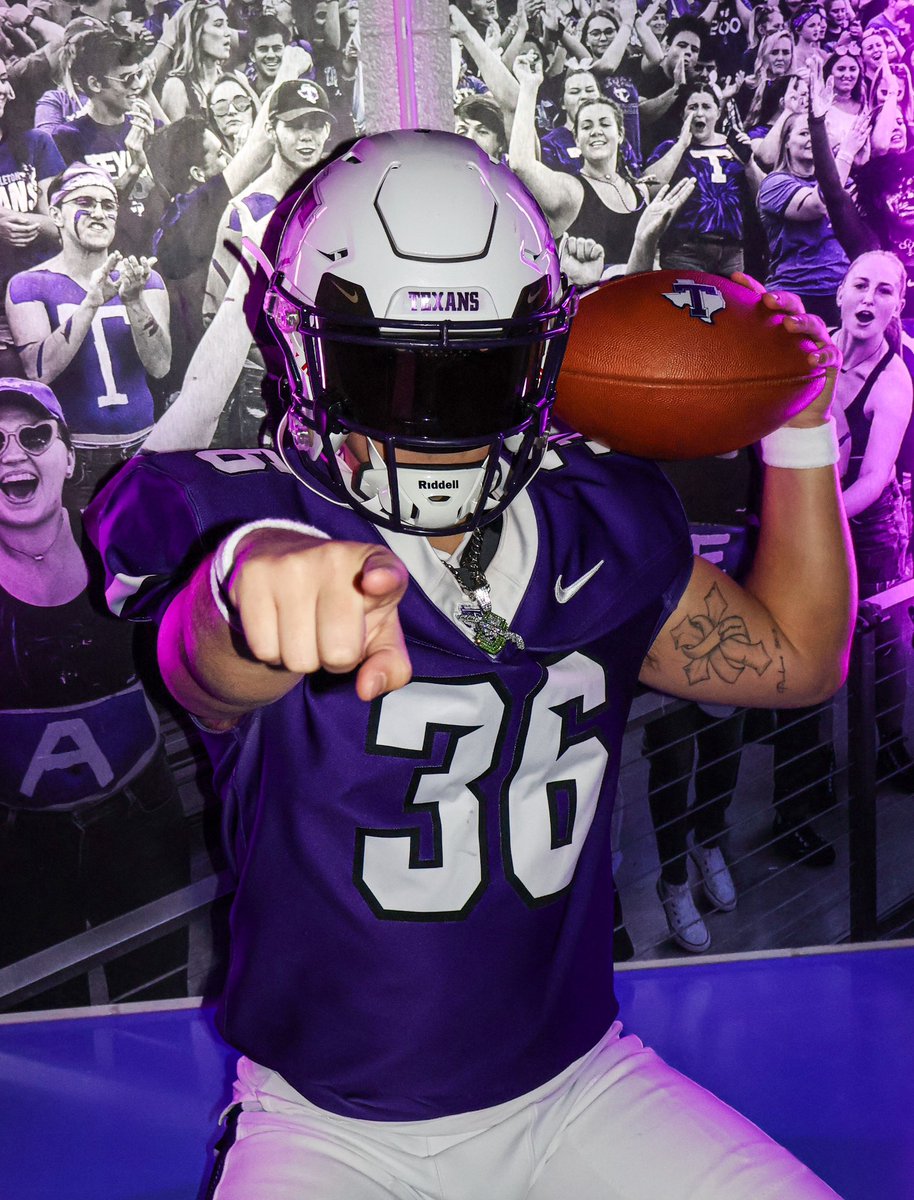 COMMITTED!!🟣⚪️⚫️
<a href="/CoachWaltonTSU/">Mike Walton</a> <a href="/TarletonFB/">Tarleton State Football</a> <a href="/TarletonState/">Tarleton State University</a> #committed #AGTG
