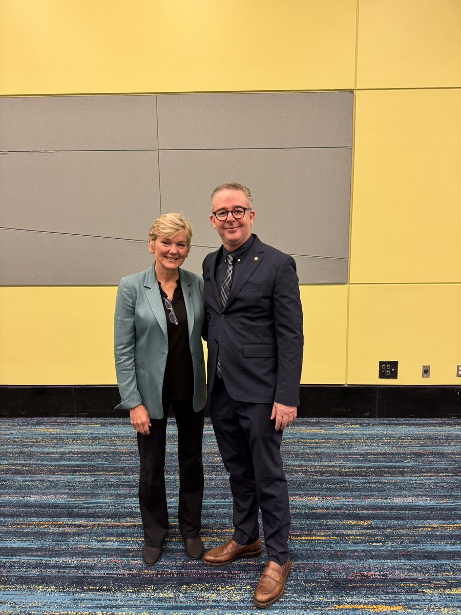 acarbolugo's tweet photo. I am honored to have had the privilege of working with this incredible, humble, and brilliant human being. Thank you for all that you did for all of us in Puerto Rico. Your legacy will continue to inspire generations. I am grateful for the honor of working with you. @SecGranholm https://t.co/kBfSP6c5cX